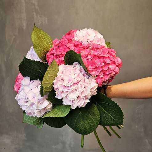 100% Hydrangea Bouquet