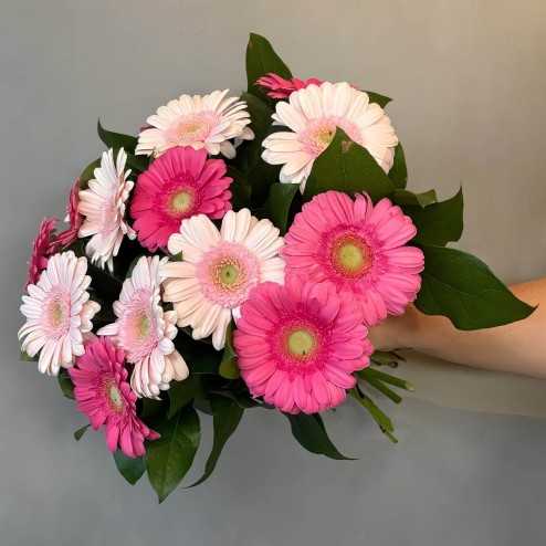 Le Bijou– An elegant bouquet of pink gerberas, perfect as a gift – Mother’s Day
