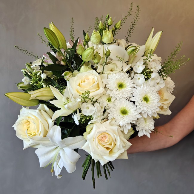 Round Funeral Bouquet – Natural