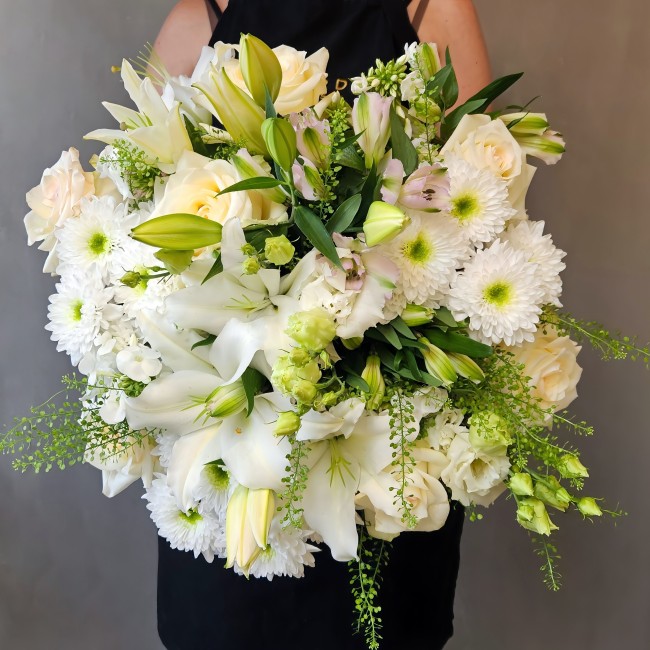 Round Funeral Bouquet – Natural