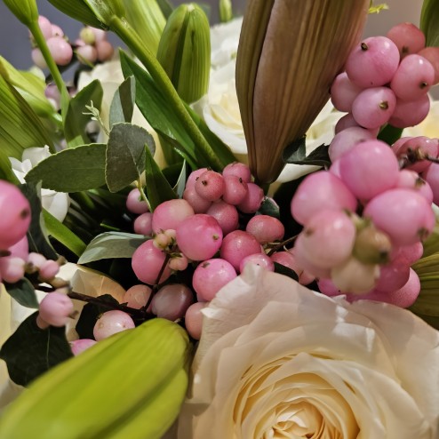 Le Présent – Bouquet de fleurs blanc et rose à offrir | Bouvard Fleurs